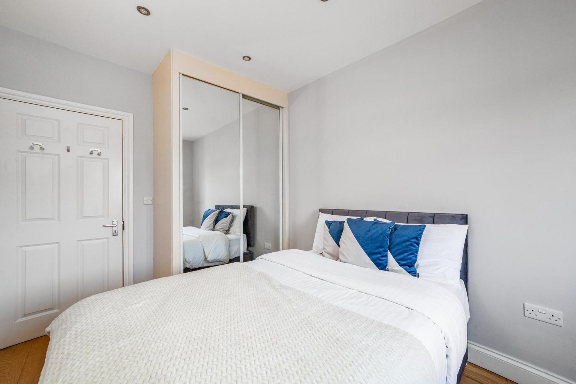 Modern Comfort 4 King Beds Near Camden Town Appartamento