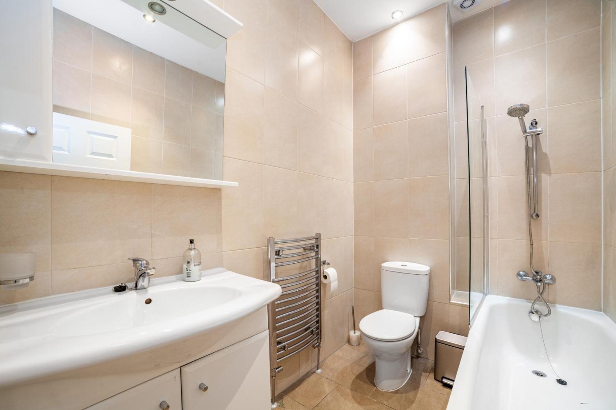 Modern Comfort 4 King Beds Near Camden Town Appartamento *