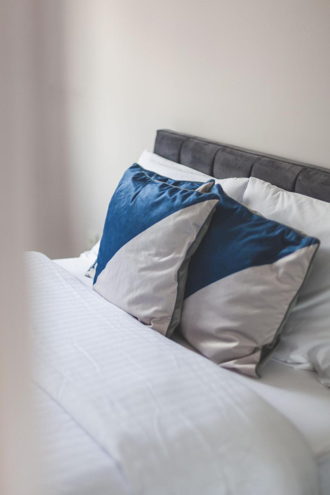 Modern Comfort 4 King Beds Near Camden Town * Londra